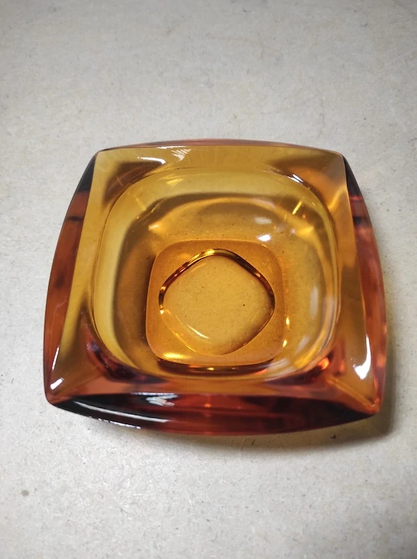 Popelník lisované sklo 