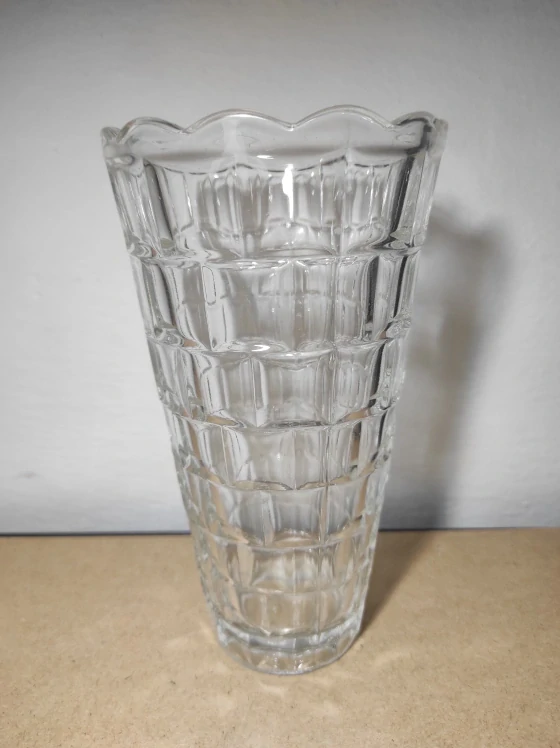 Váza z litého skla