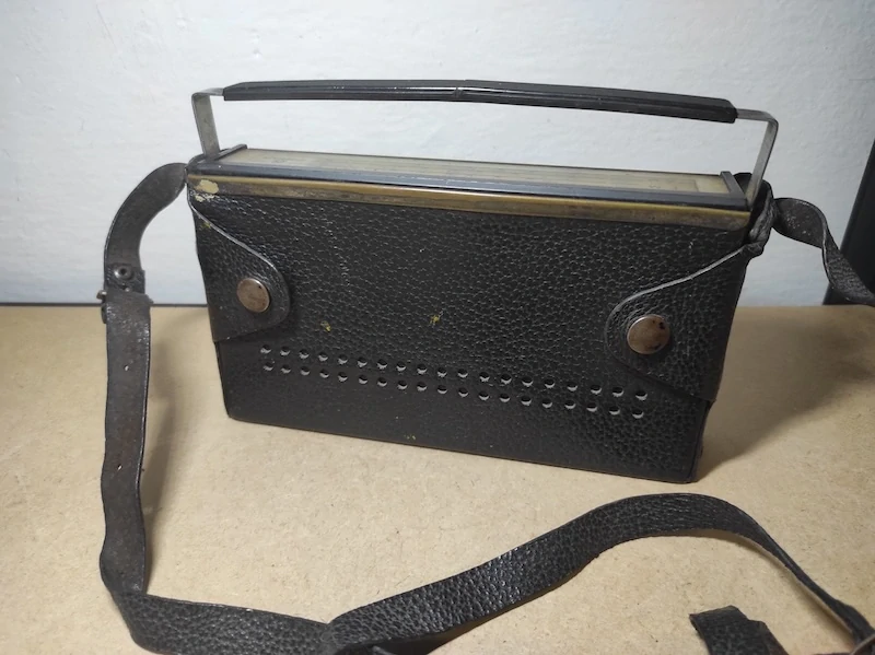 Retro tranzistorové rádio PRIOR