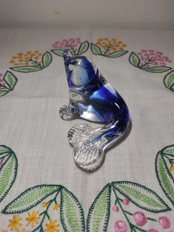 Skleněná figurka tuleň