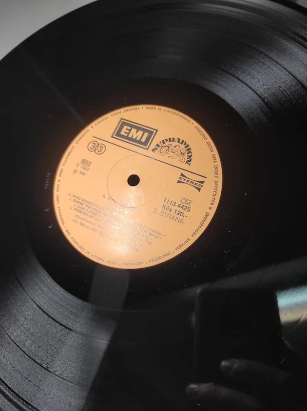 Queen - A Kind Of Magic 