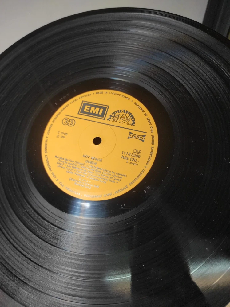 LP Queen - Hot Space