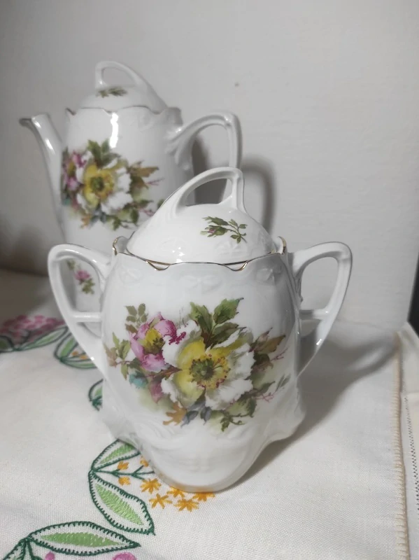 Starožitný porcelánový kávový servis 