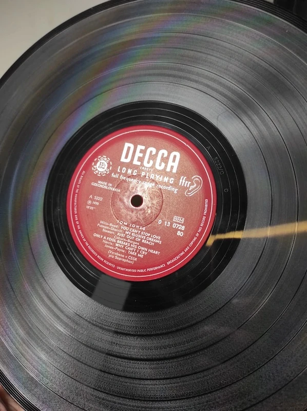 LP Tom Jones 