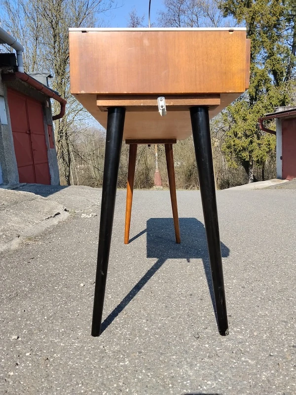 Stolek - Mojmír Požár 