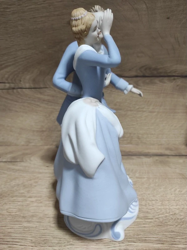 Porcelánová soška Royal Dux – taneční pár (návrh Strobach)