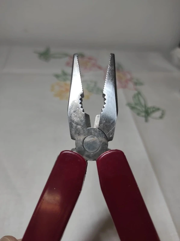 Multifunkční kapesní nůž 