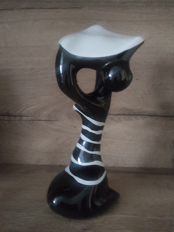 Figurka plážové dívky – porcelánka Ćmielów, 60. léta