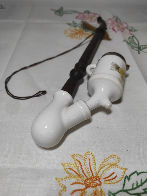 Porcelánová fajfka (dýmka) – 30 cm