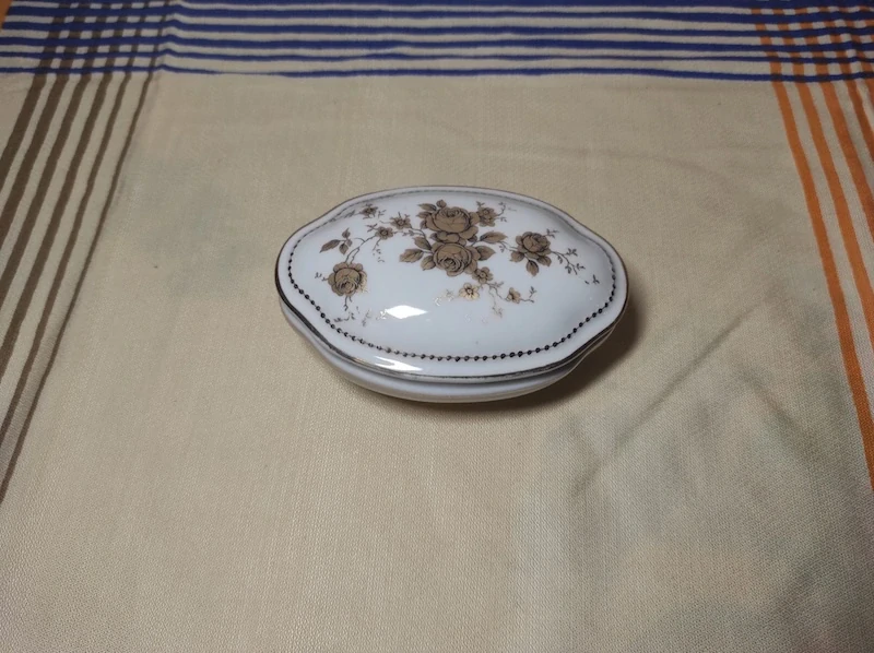 Porcelánová šperkovnice