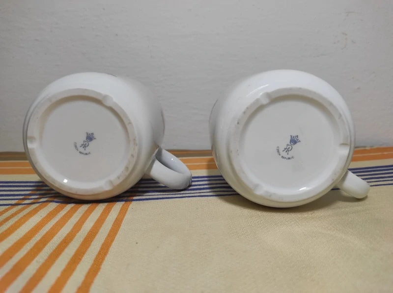 2× retro hrnek