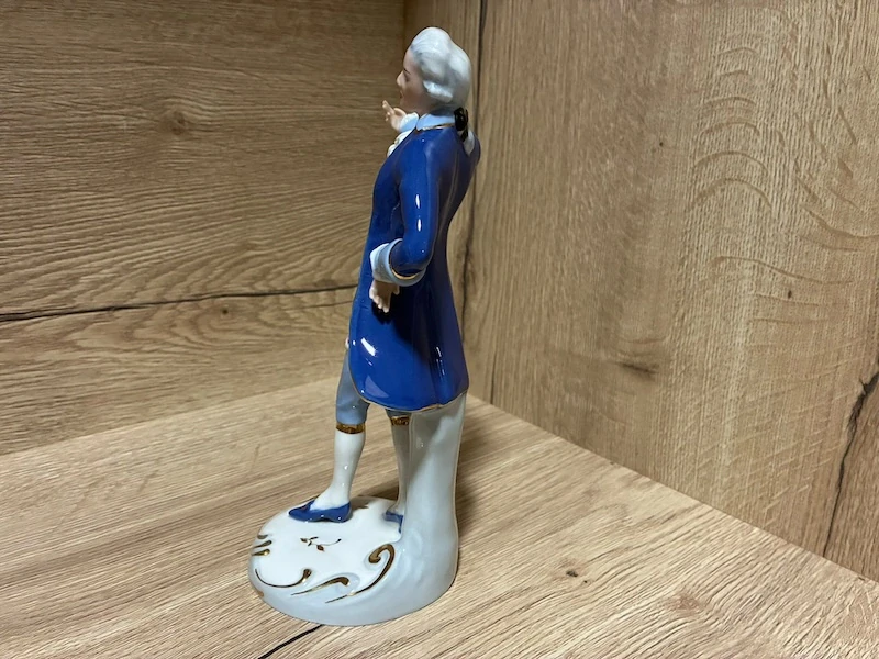 Porcelánová soška – Royal Dux