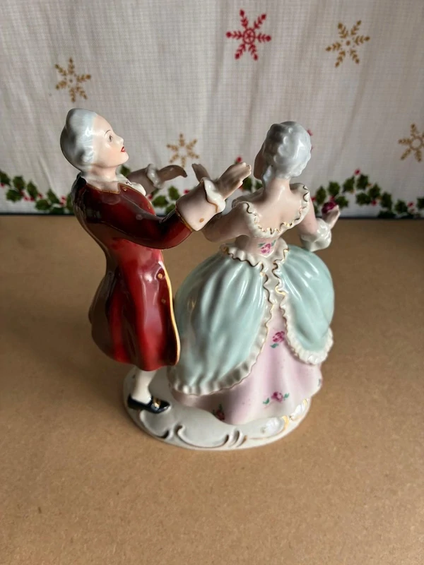 Porcelánová soška Taneční pár – Royal Dux