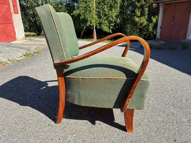 Retro křeslo Jindřich Halabala – k renovaci