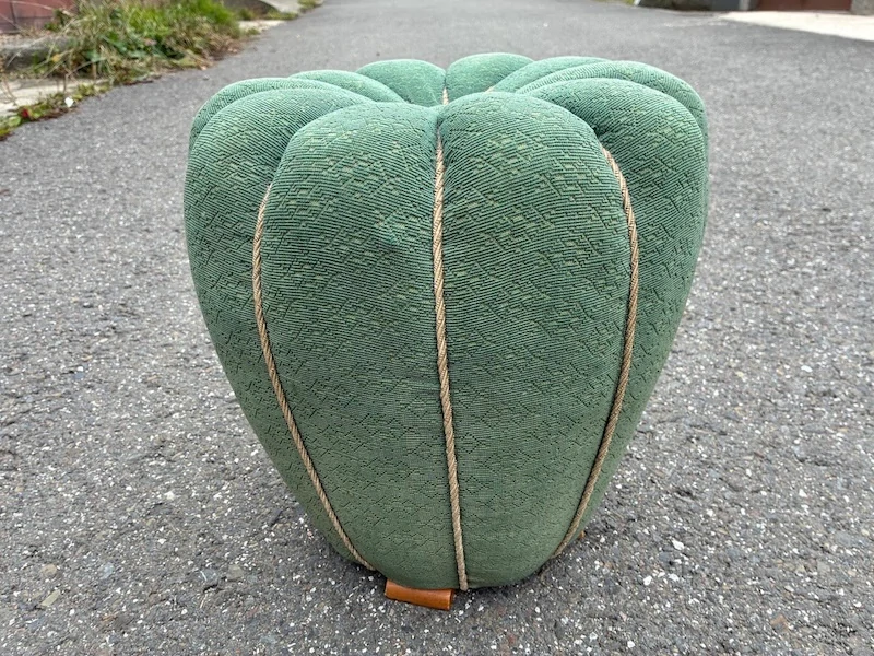 Retro taburet Jindřich Halabala – Tulipán, UP závody