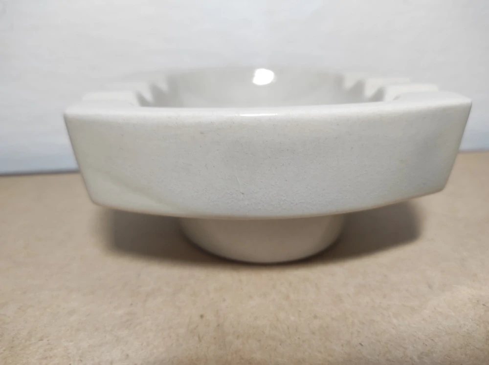 Popelník Ditmar Urbach 