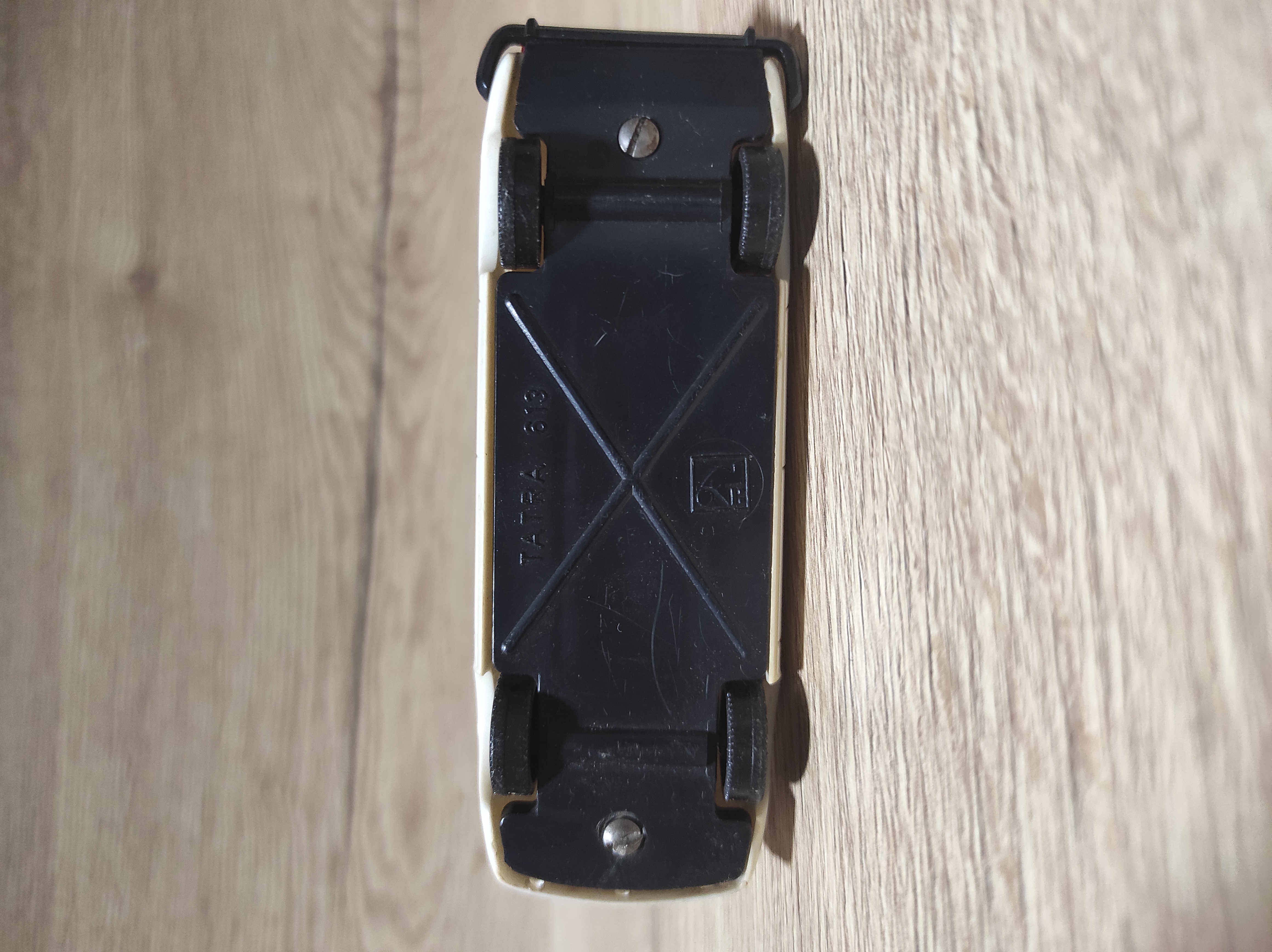 Stará hračka autíčko Tatra 613 KDN