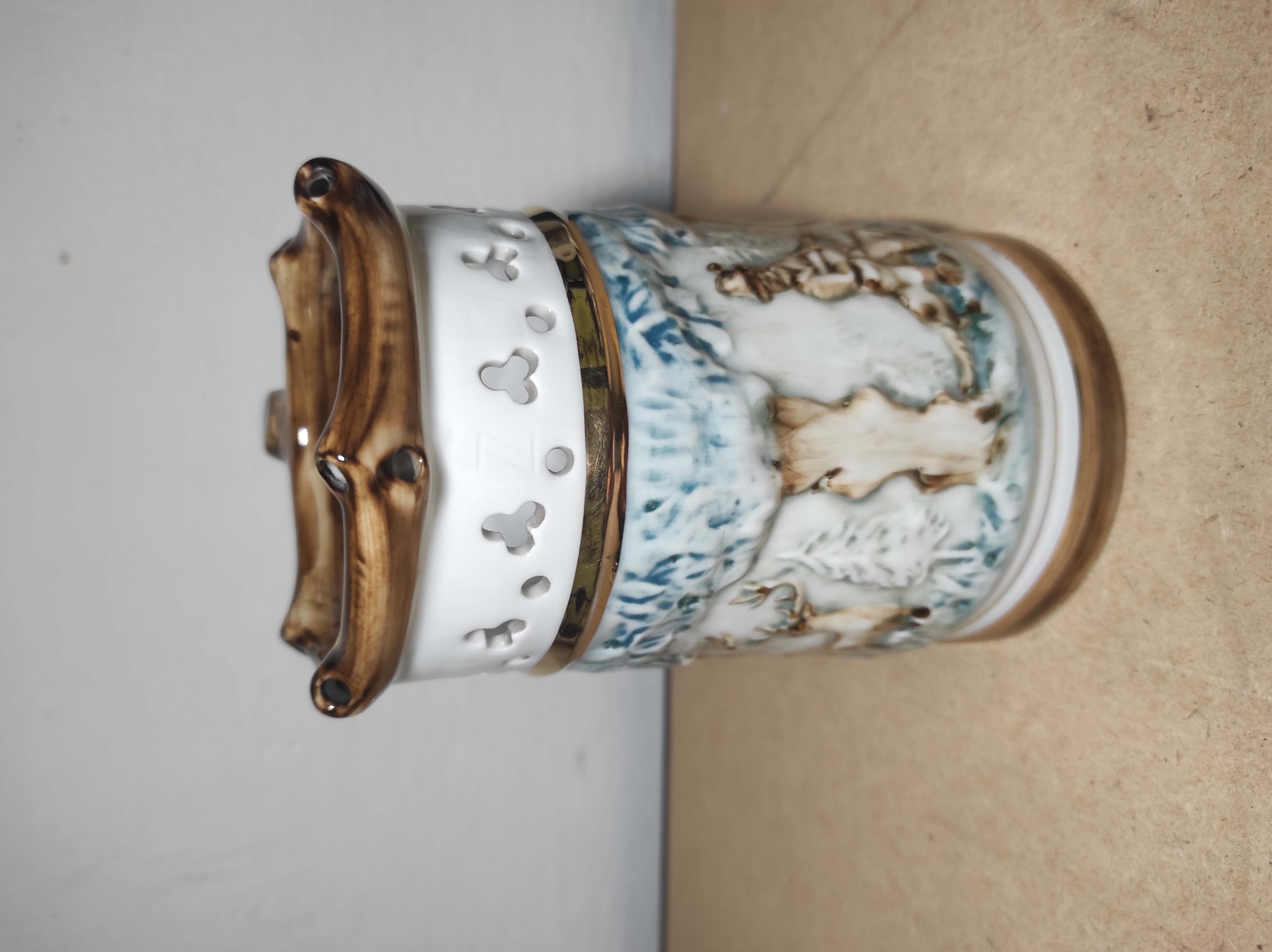 Porcelánový korbel Royal Dux 