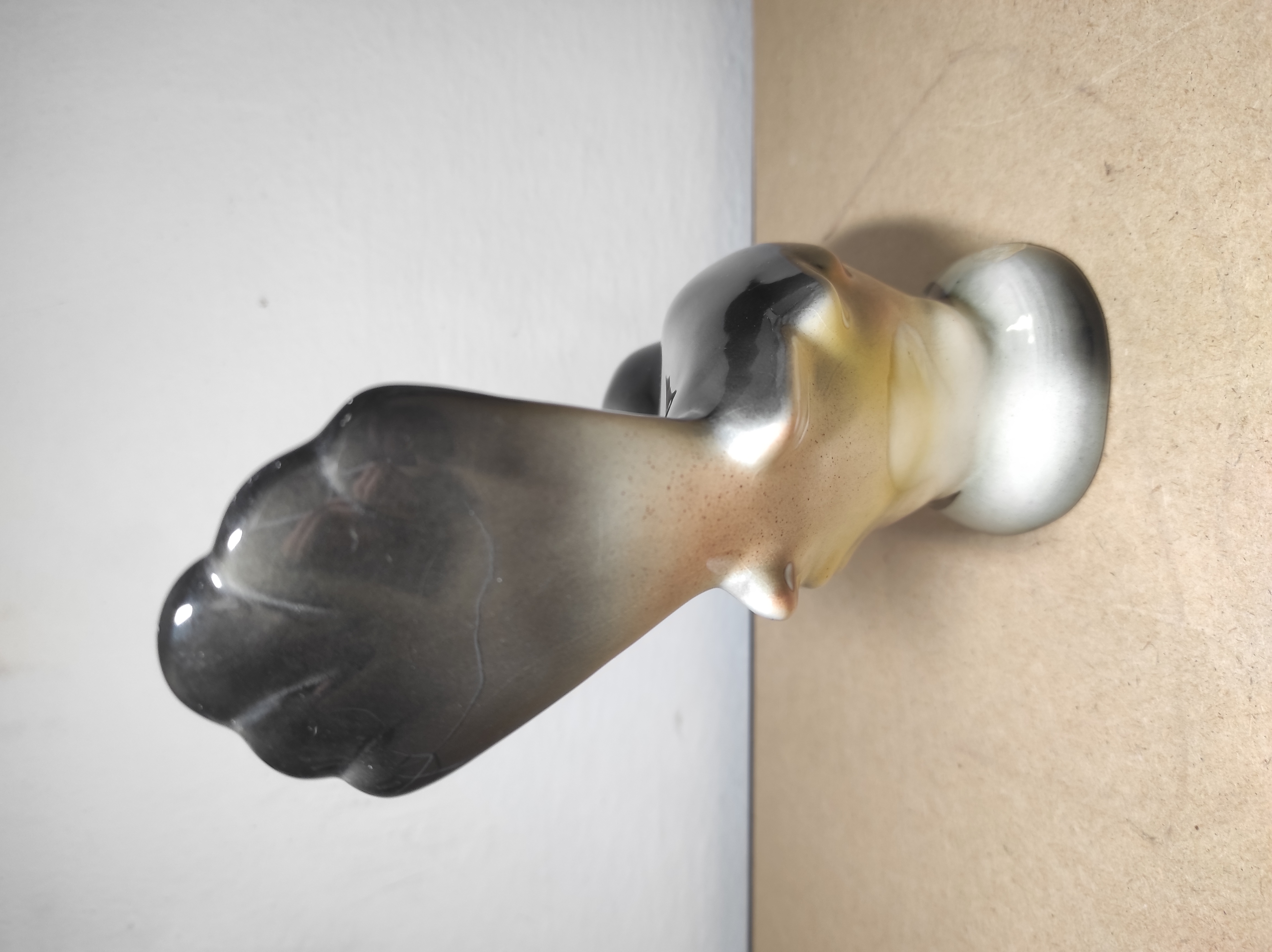 Jihokera keramická soška tukan 