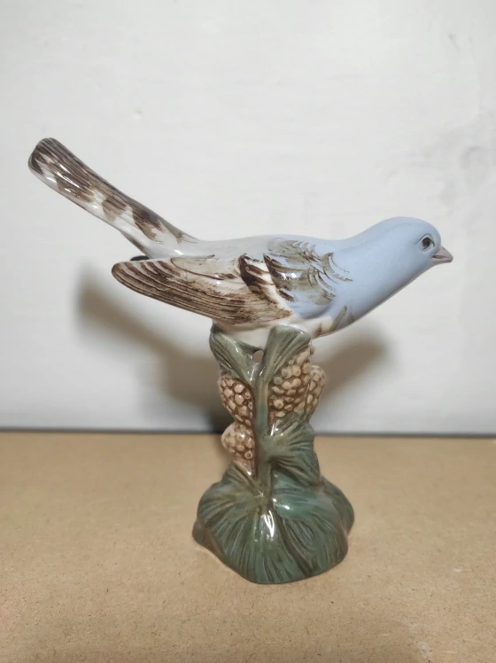 Royal Dux, porcelánová soška, ptáček 