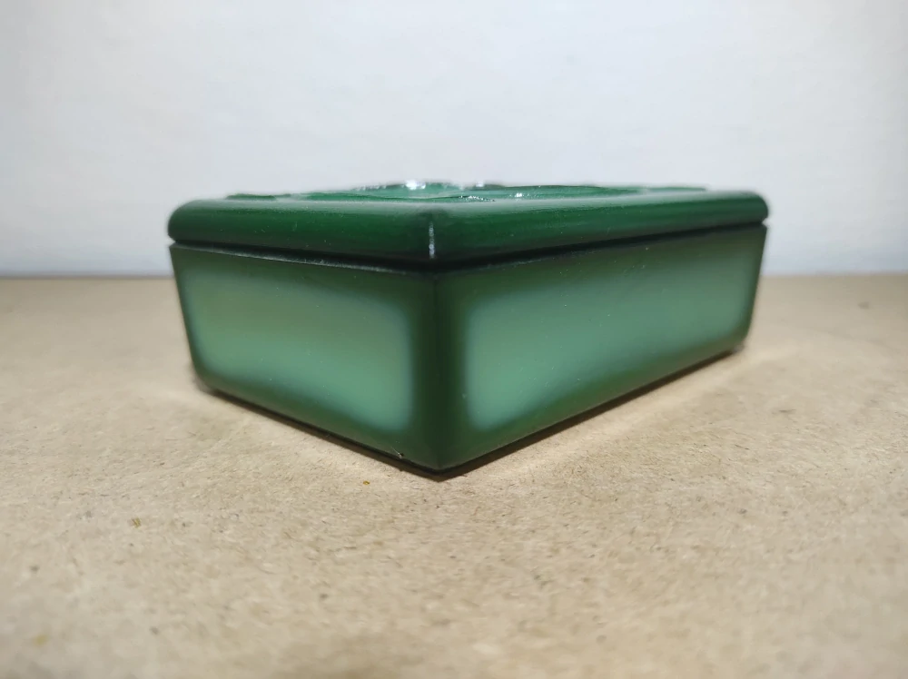 Dóza, šperkovnice malachitové sklo 