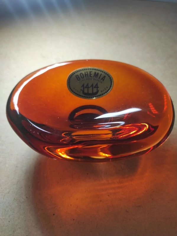 Popelník hutní sklo 