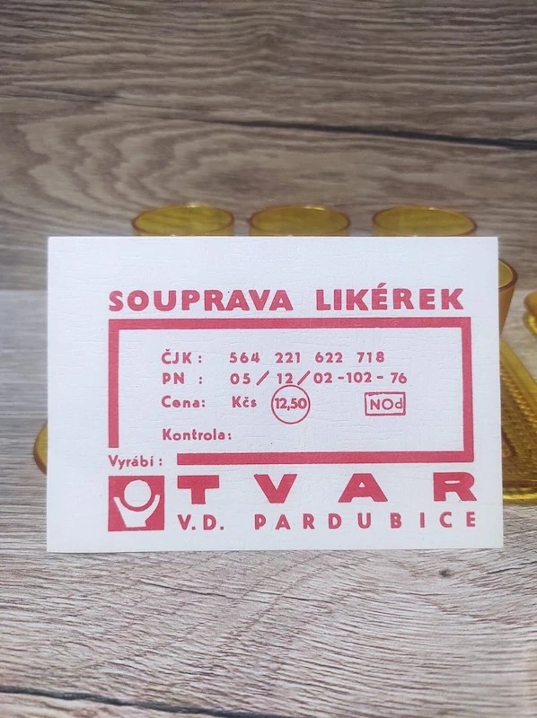 Retro plastová likérka, slánka, máslenka 