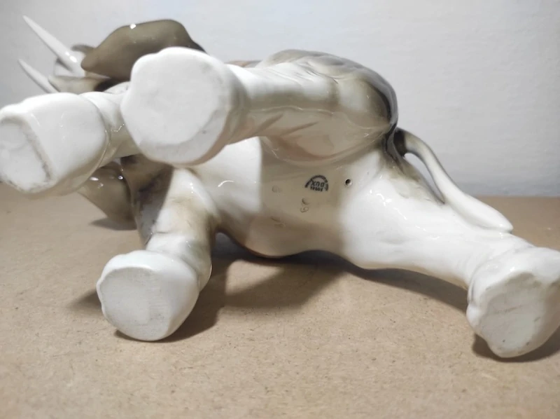 Porcelánový slon Royal Dux 