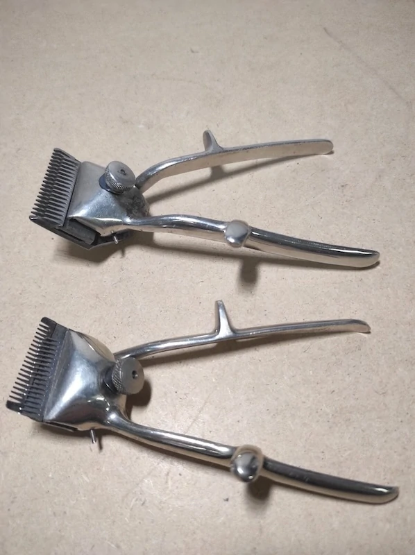 Staré ruční holicí strojky 