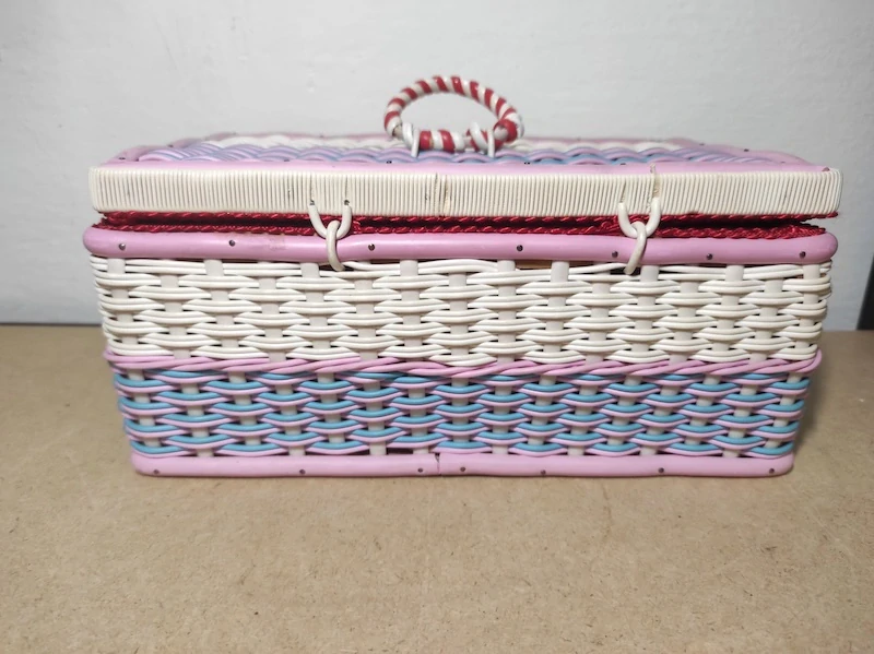 Retro košík na šití 