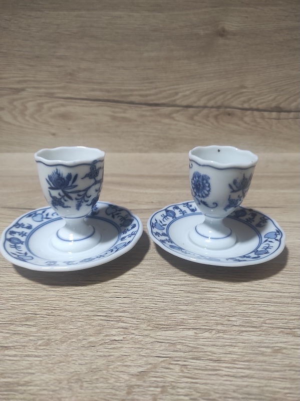 Cibulák Meissen - kalíšek na vejce s podstavcem 