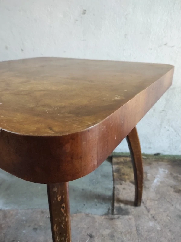 Konferenční stolek J. Halabala ( pavouk )