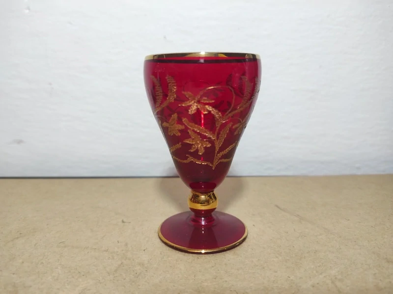 Zlacené rubínové sklenice 