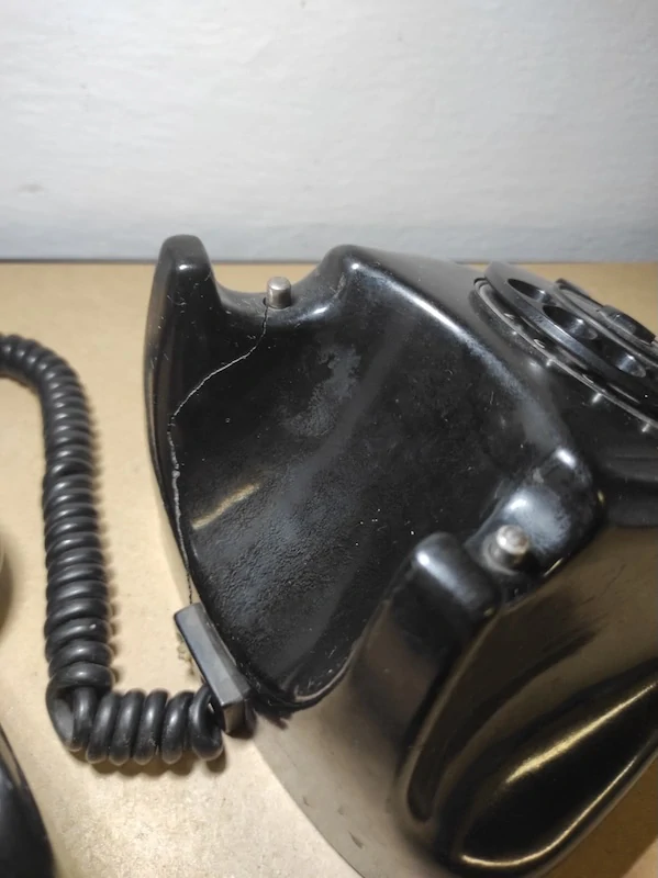 Bakelitový telefon - Tesla 