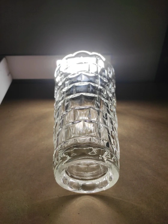 Váza z litého skla