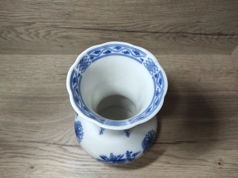 Váza, cibulák Dubí 