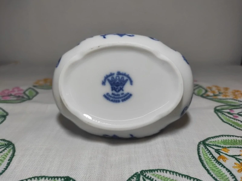 Oválná cukřenka - cibulák 