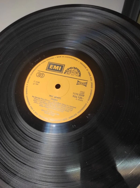 LP Queen - Hot Space