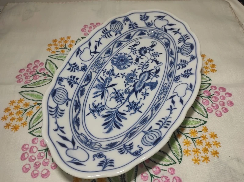 Ovalný tác - podnos - cibulák Dubí 