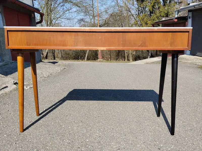 Stolek - Mojmír Požár 