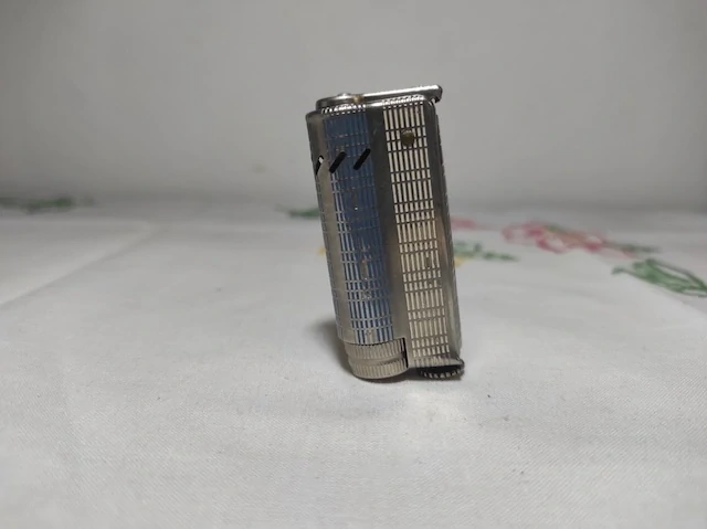 Starý benzínový zapalovač – Rakousko