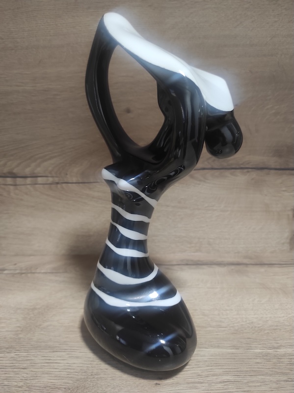 Figurka plážové dívky – porcelánka Ćmielów, 60. léta