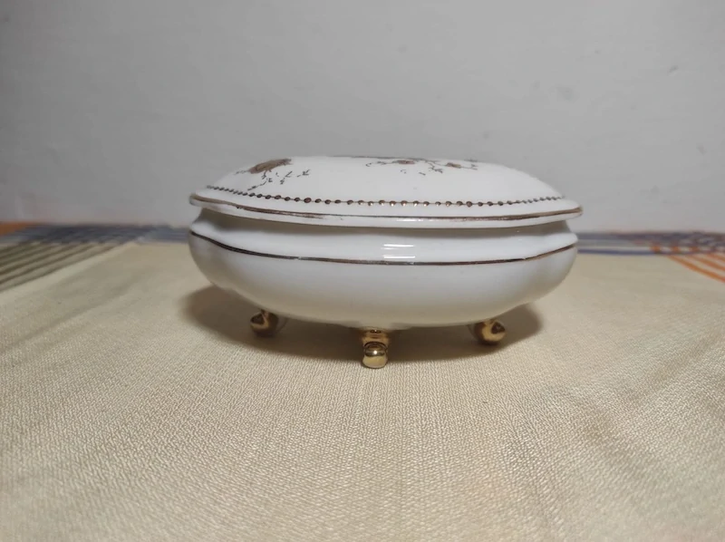 Porcelánová šperkovnice