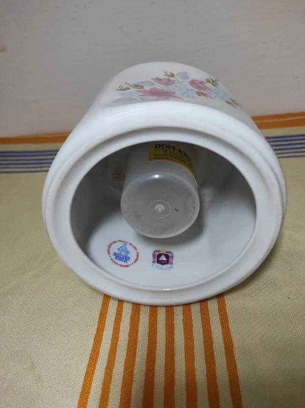 Porcelánový mlýnek