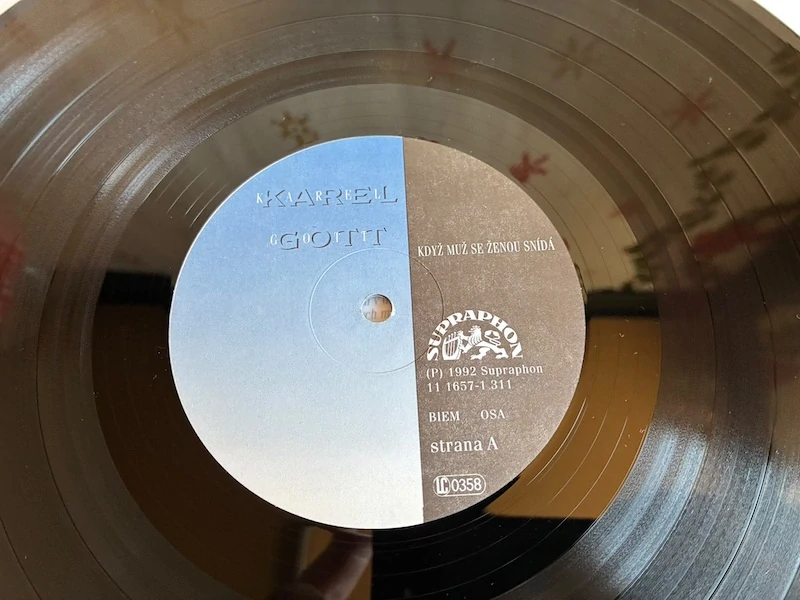 LP Karel Gott – Když muž se ženou zpívá