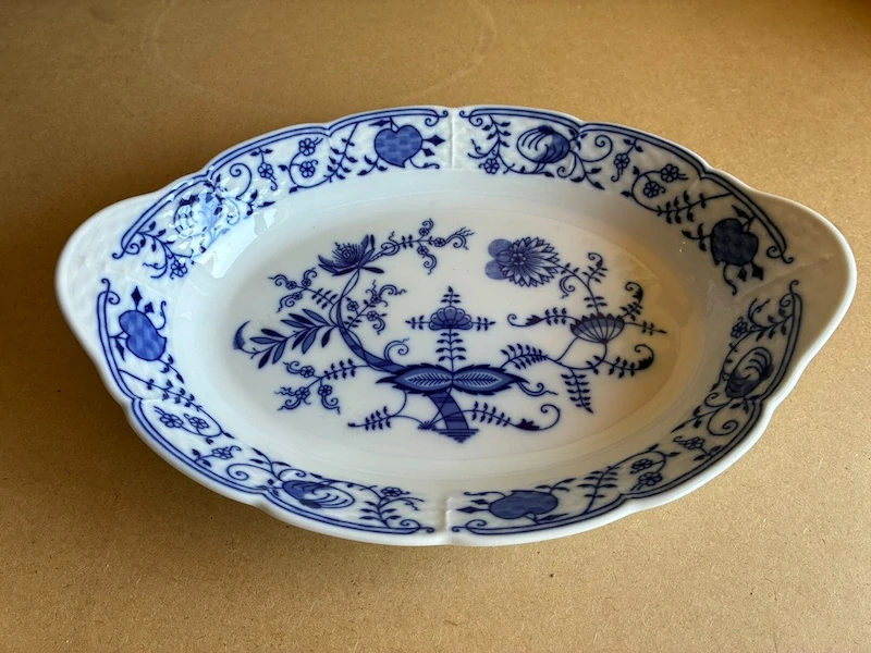 Porcelánová mísa – cibulák Thun