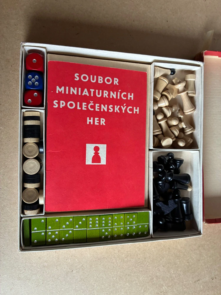 Retro soubor miniaturních společenských her – TOFA