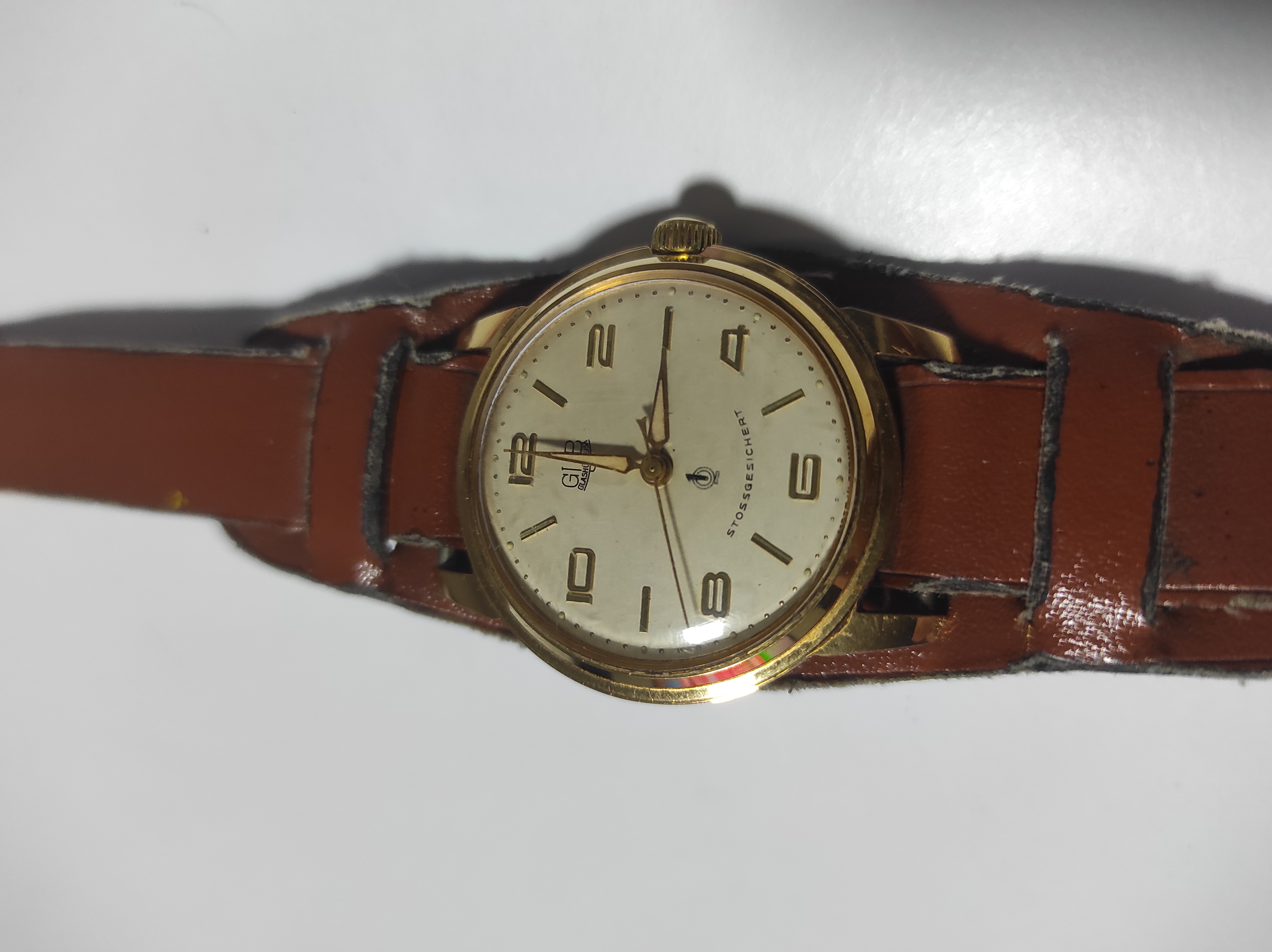 Náramkové hodinky GUB GLASHUTTE - STOSSGESICHERT