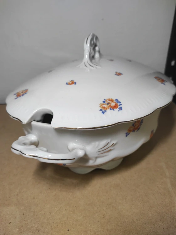 Starožitná terina - polévková mísa značeno