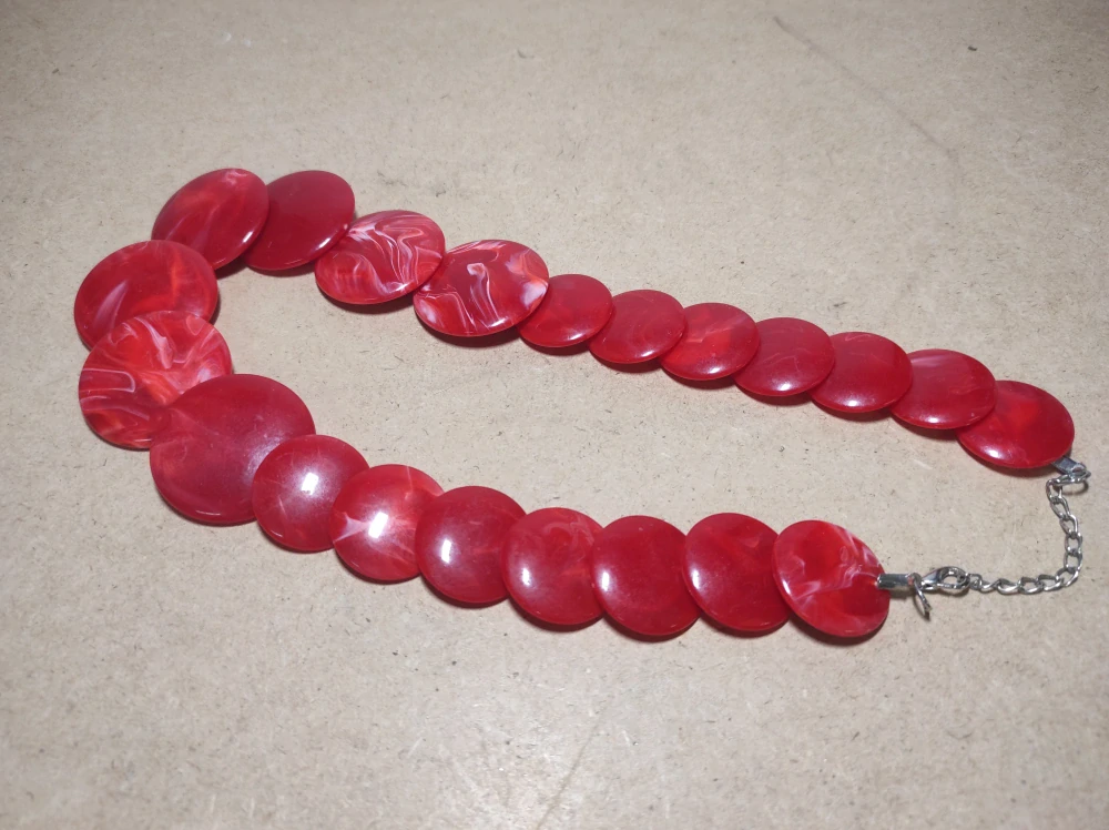 Retro červený náhrdelník 